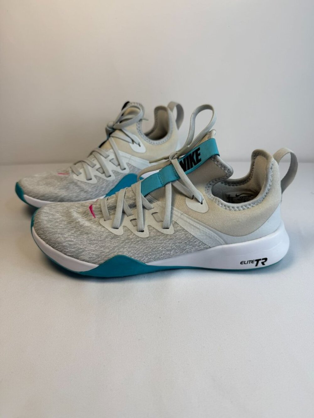 Nike Foundation Elite TR Women’s Size 8 Grey/Teal/Pink Athletic Running Shoes
